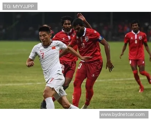 足球明星喜讯频传正式宣布即将迎来新生儿成为幸福爸爸的感人时刻 足球明星喜讯频传正式宣布即将迎来新生儿成为幸福爸爸的感人时刻